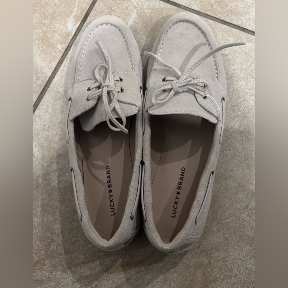 NWOT Lucky Brand Light Cream Suede Moccasins Loafers Flats
